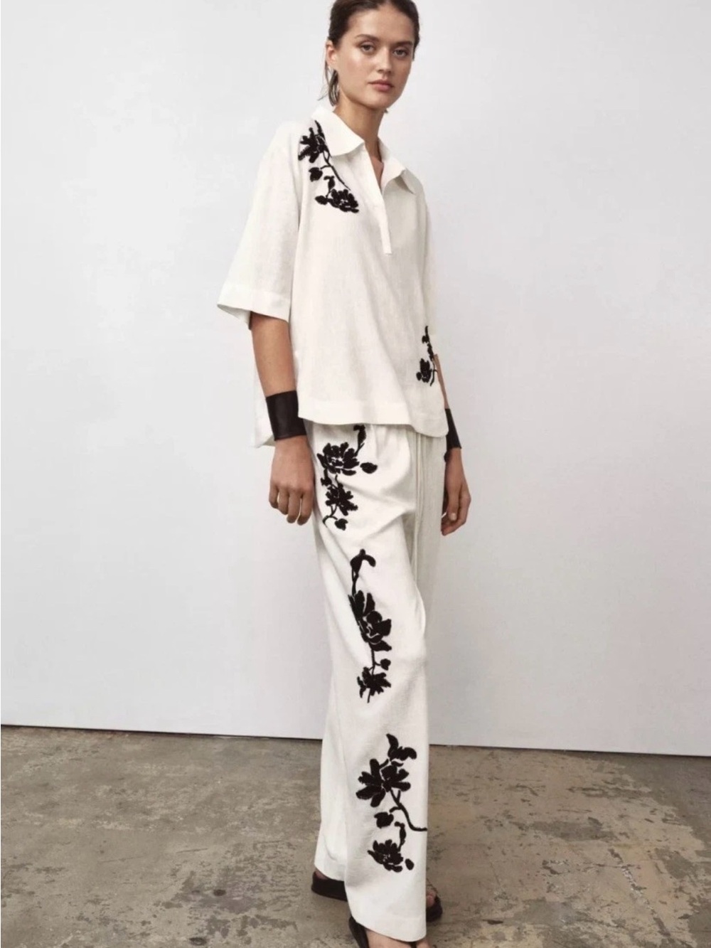 NWOT Zara Embroidered Pants M Medium Black